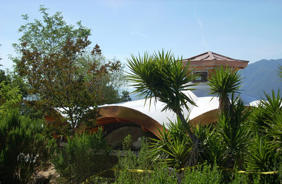 Showing Ojai Council House’s Living roof waterproof membrane before installation soil 